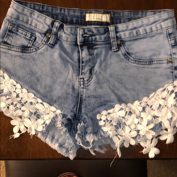 Shorts - Picture 1 of 3